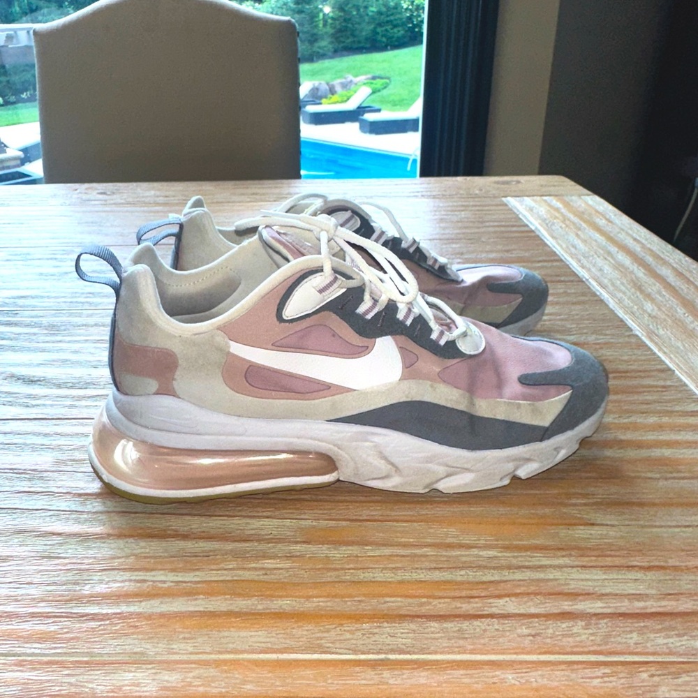 Women’s Nike Air 270 Shoes